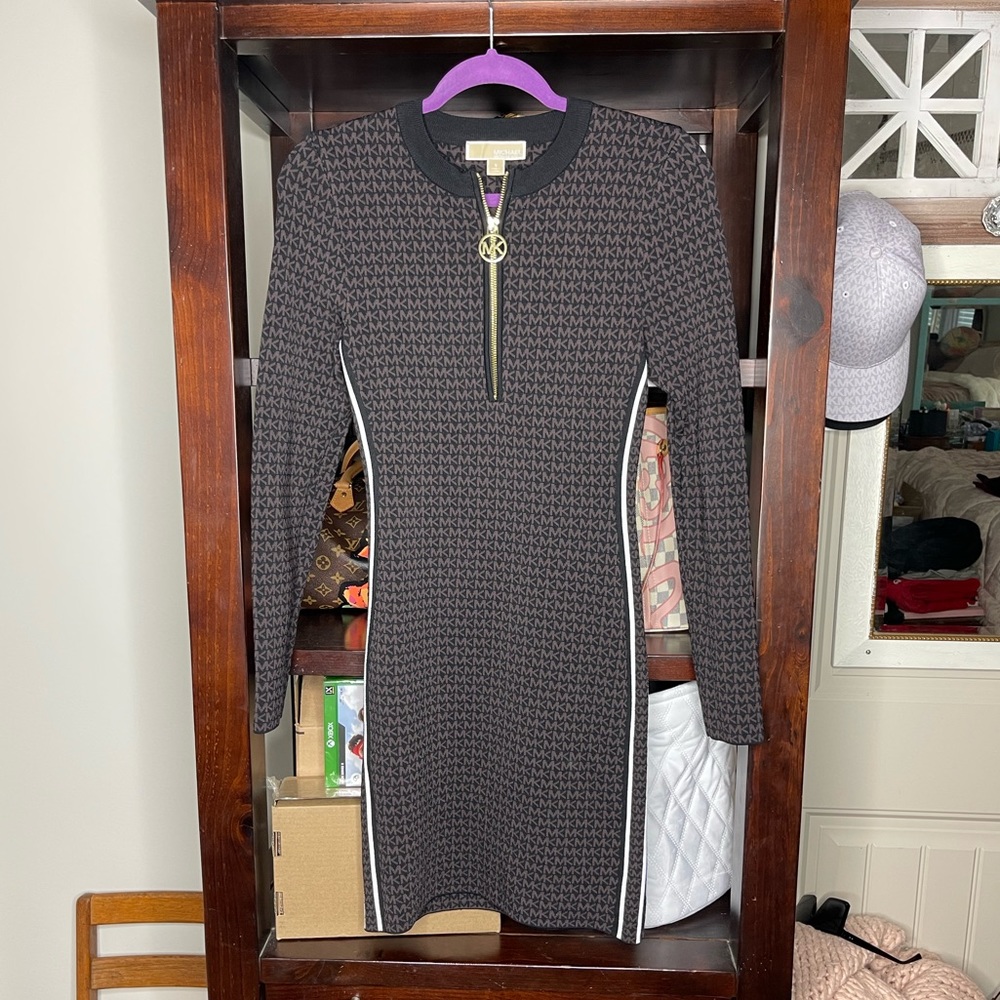 Michael Kors Size Small Viscose fitted signature dress